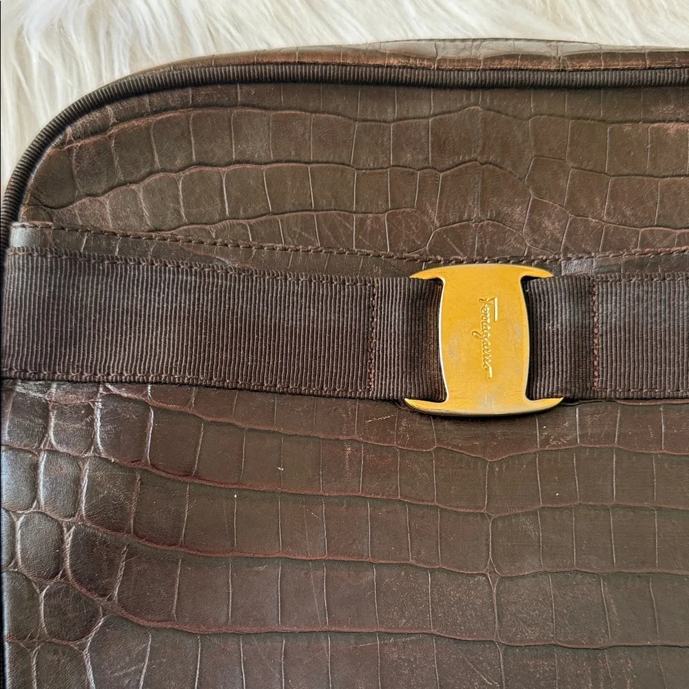 Salvatore Ferragamo Vara Brown Embossed Leather Designer Shoulder/ Crossbody Bag - Picture 14 of 16